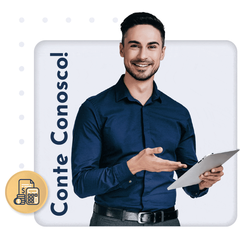 Imagem de um homem sorrindo e apontando para um tablet.